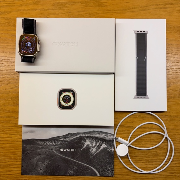Apple Watch Ultra Titanium - Picture 9 of 11